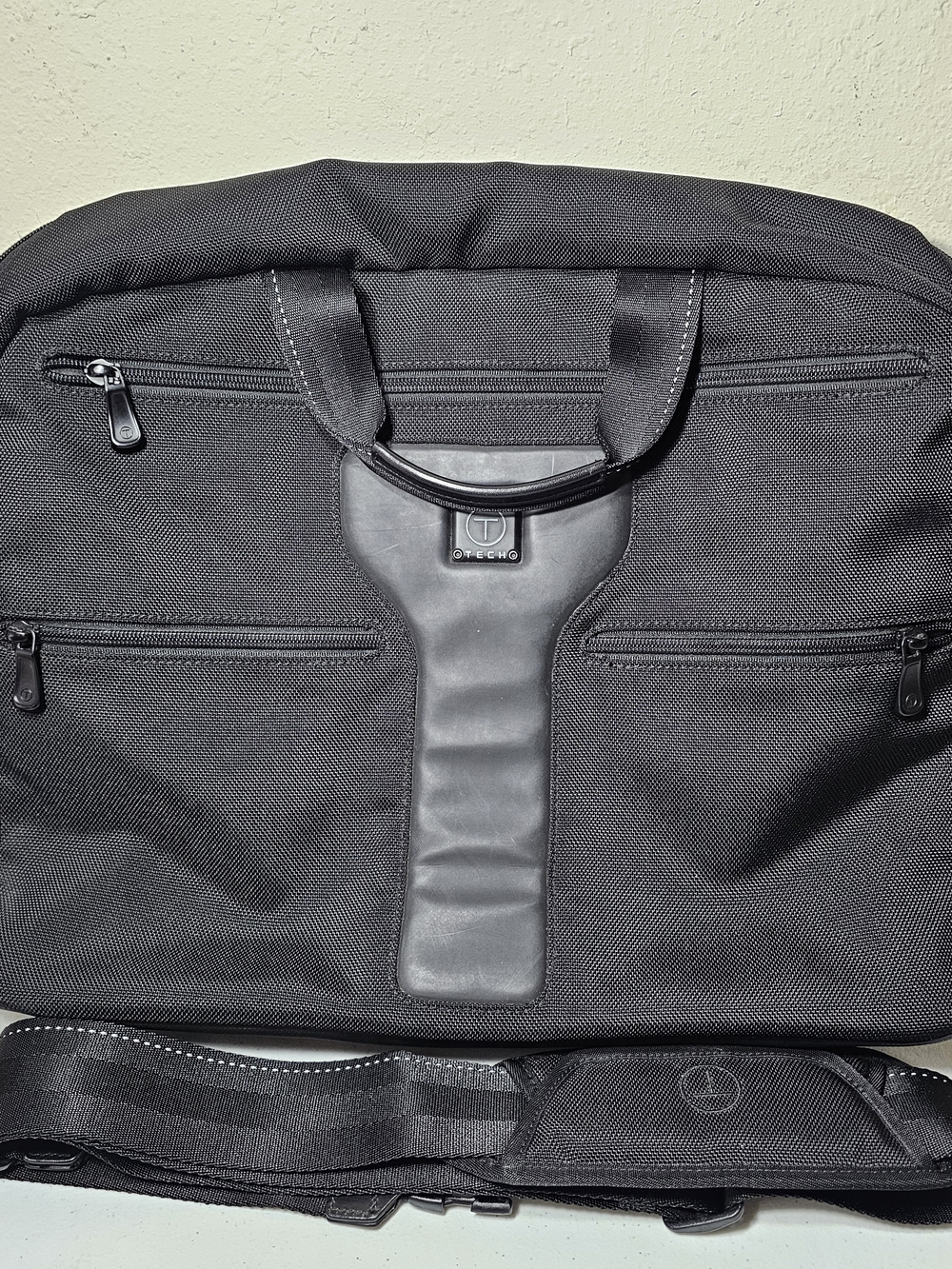 Tumi Tech Ballistic Nylon Computer Travel Messenger Shoulder Bag Black 57117D